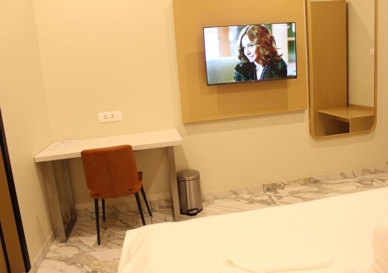 Ixoras Hotel Lemba Kinszasa Zewnętrze zdjęcie