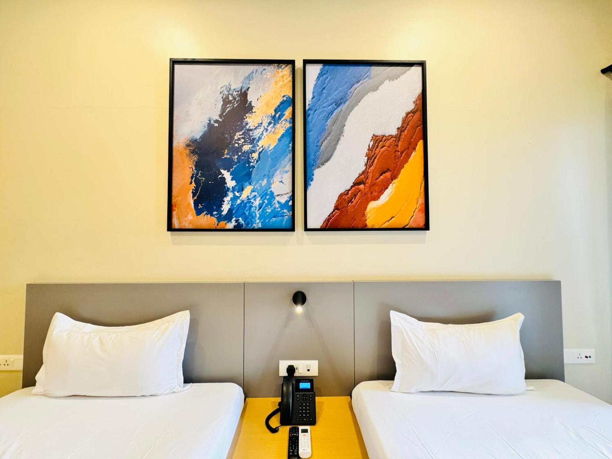 Ixoras Hotel Lemba Kinszasa Zewnętrze zdjęcie