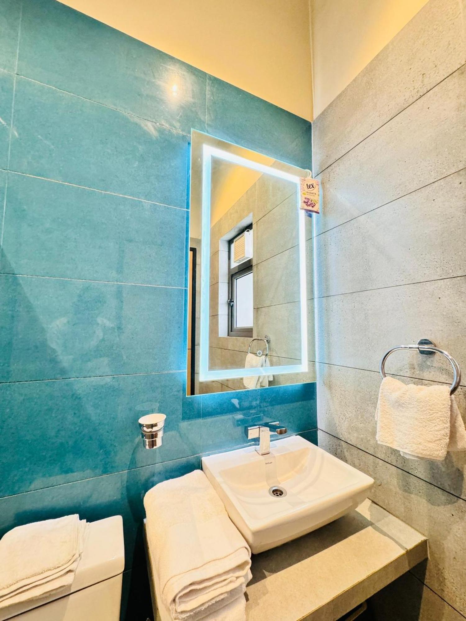 Ixoras Hotel Lemba Kinszasa Zewnętrze zdjęcie